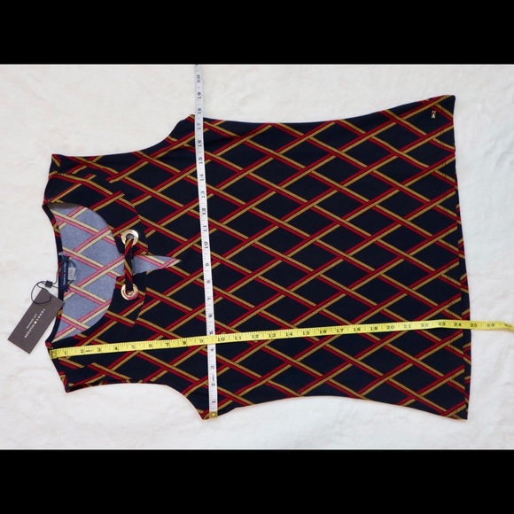 Tommy Hilfiger. Sleeveless blouse. - Picture 7 of 7